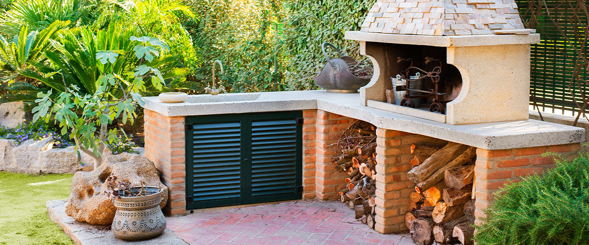 Granite countertop outdoor kitchen.